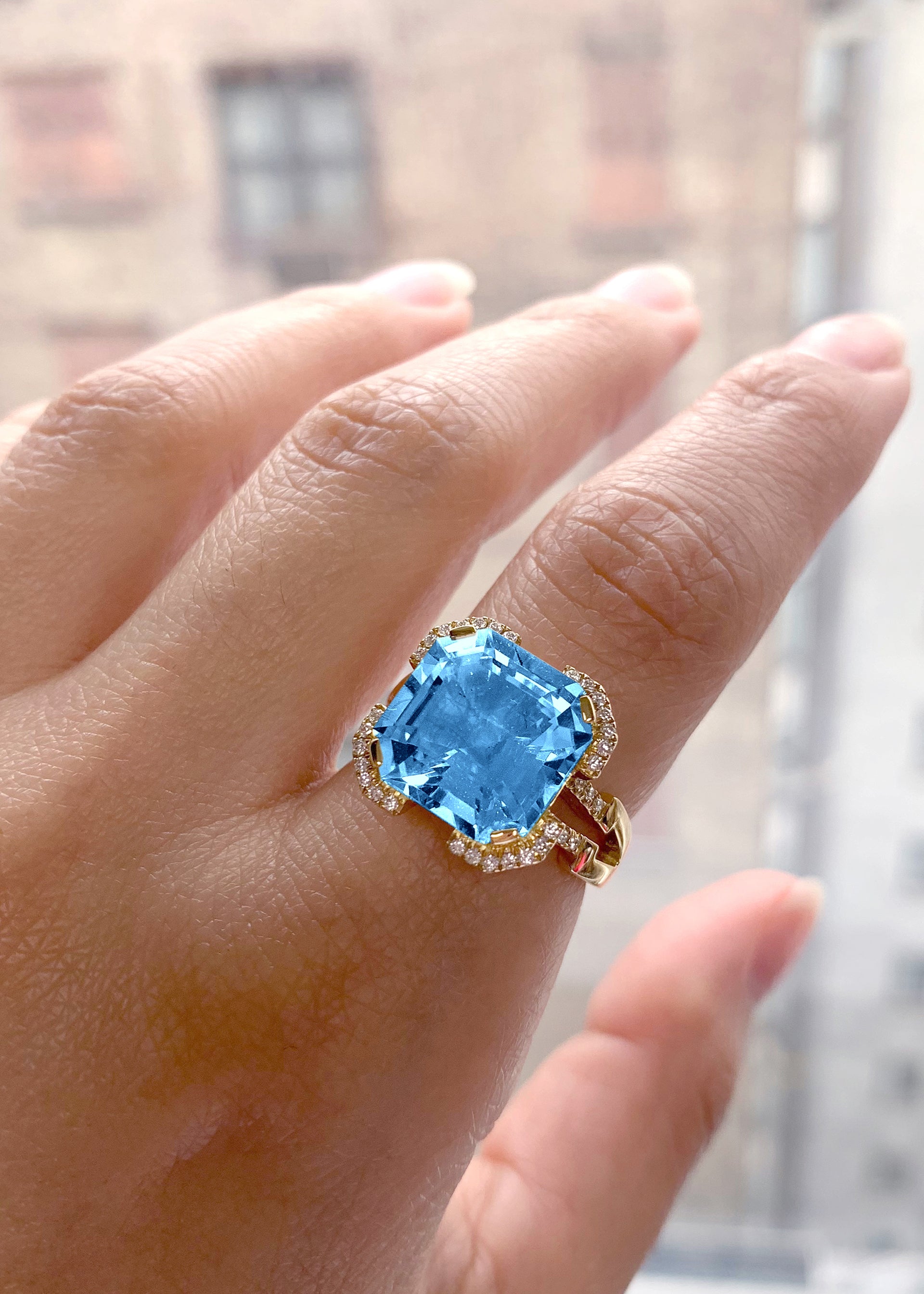 Yellow gold-Blue Topaz