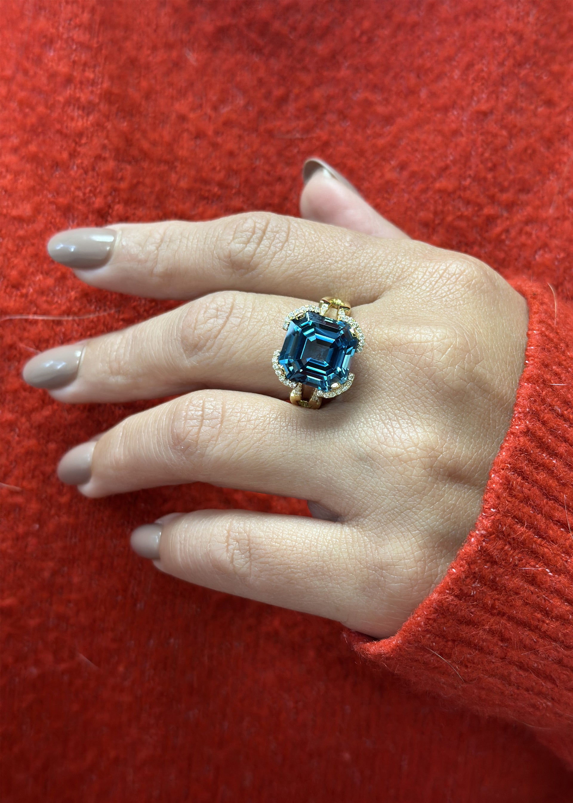 Yellow gold-London Blue Topaz