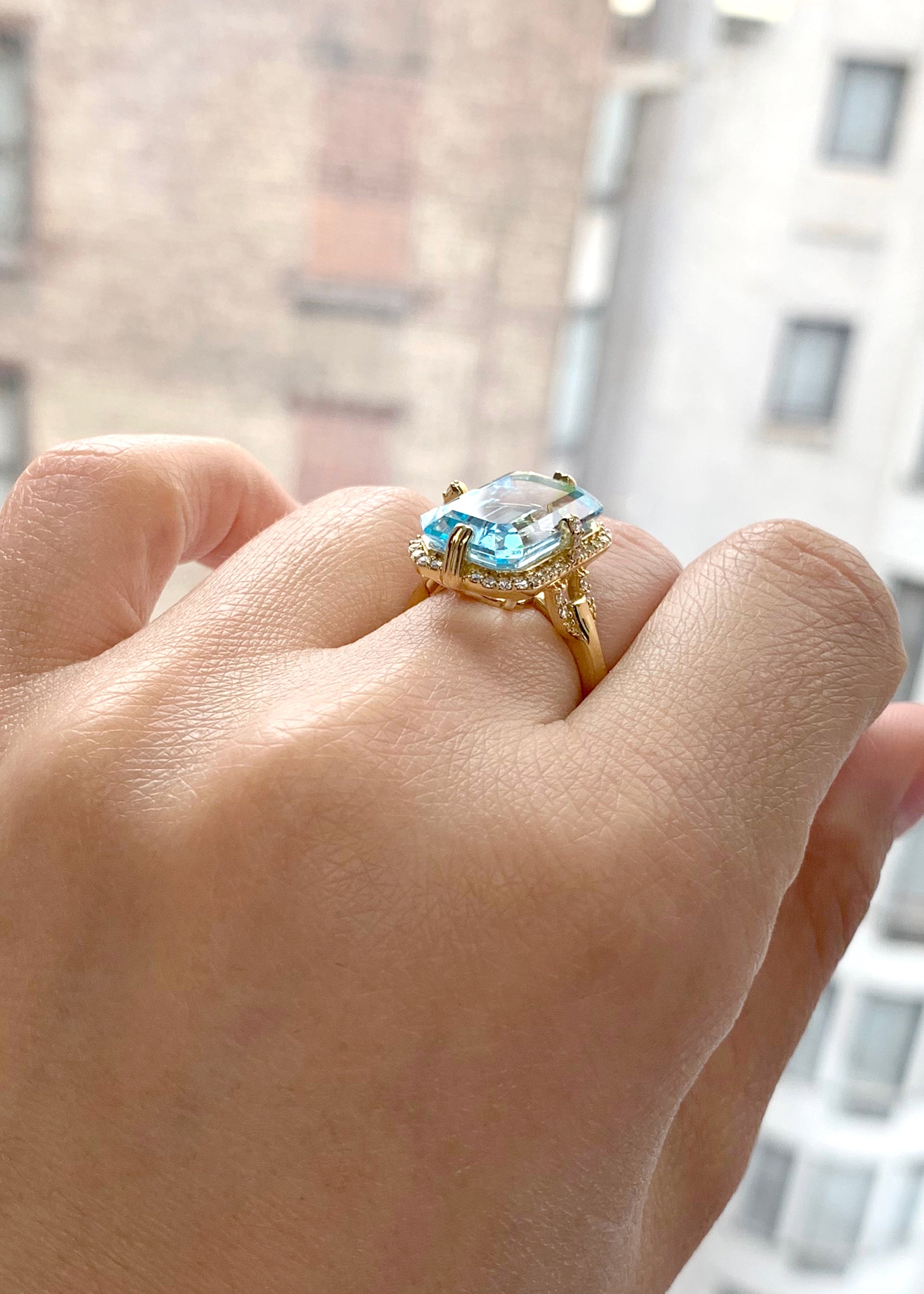 Yellow gold-Blue Topaz