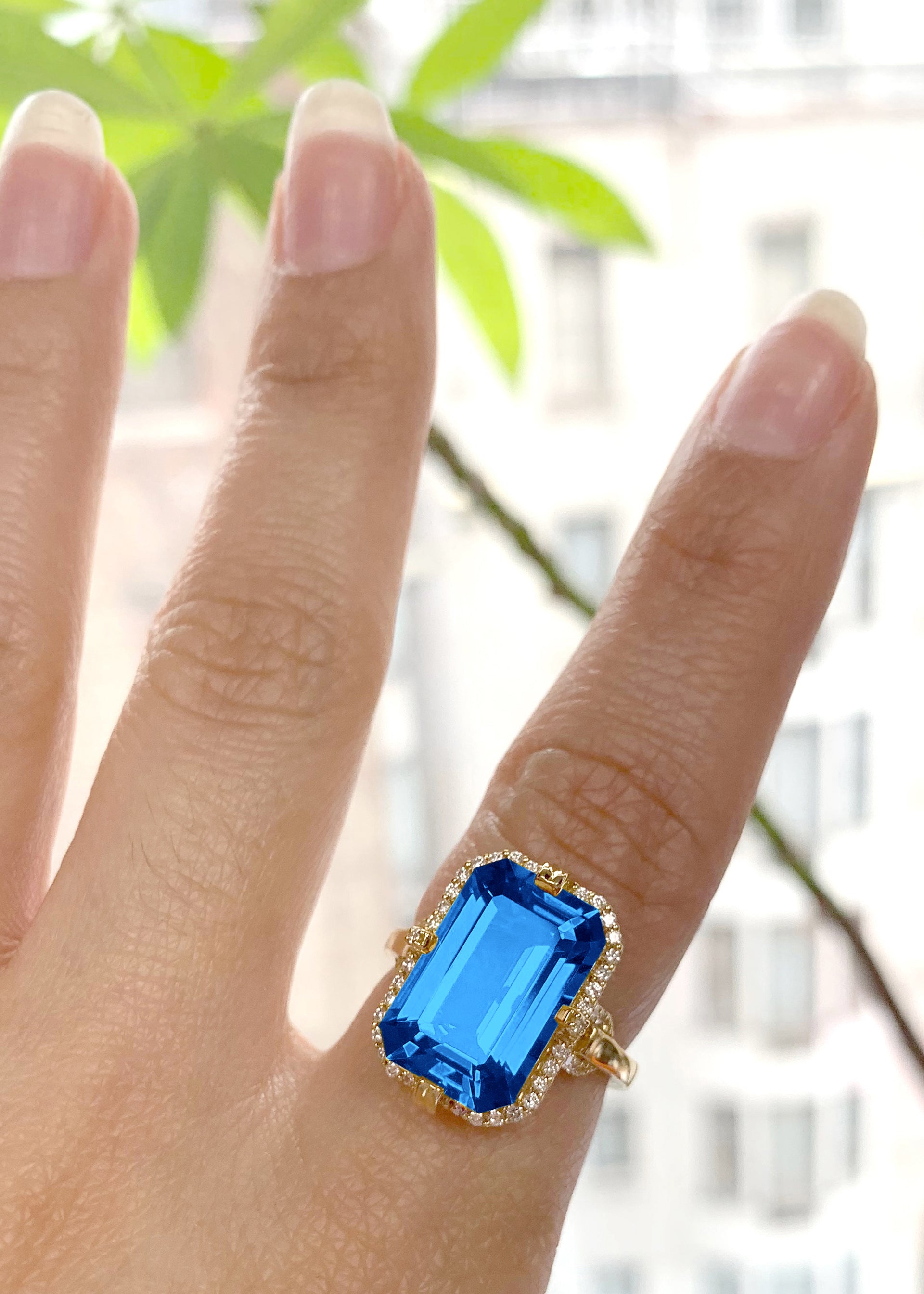 Yellow gold-London Blue Topaz