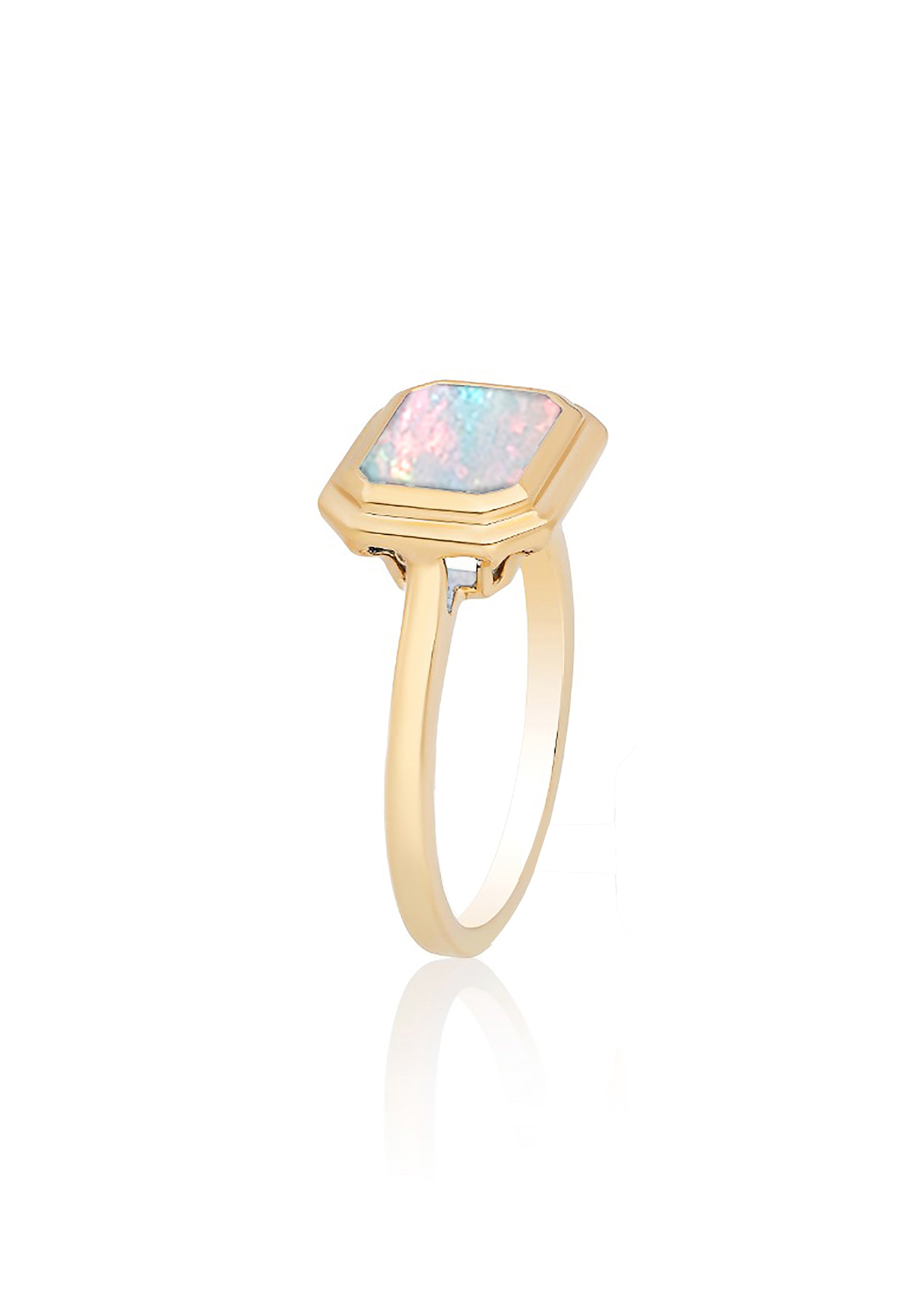 Yellow gold-Opal