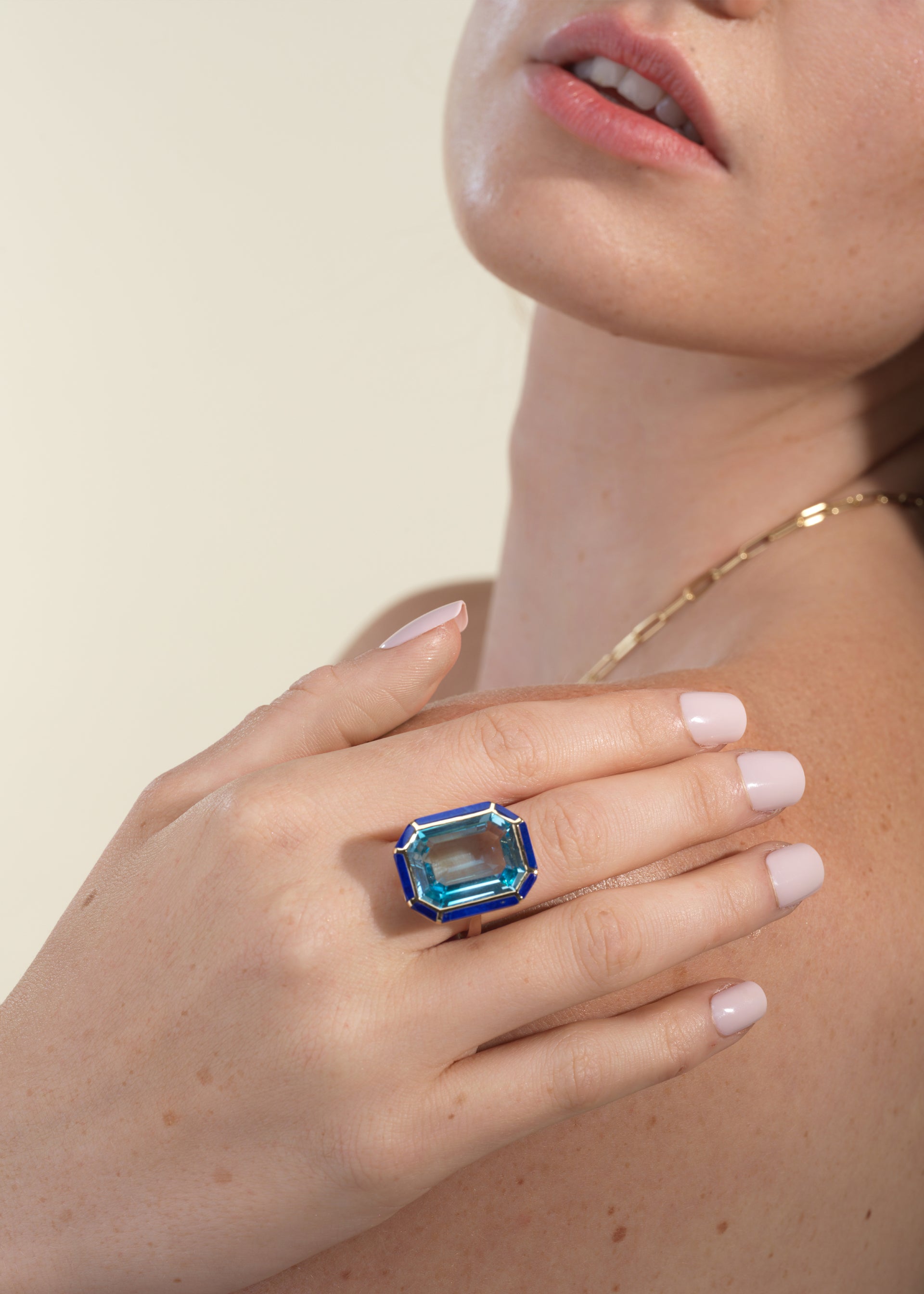 Yellow gold-Blue Topaz with Lapis