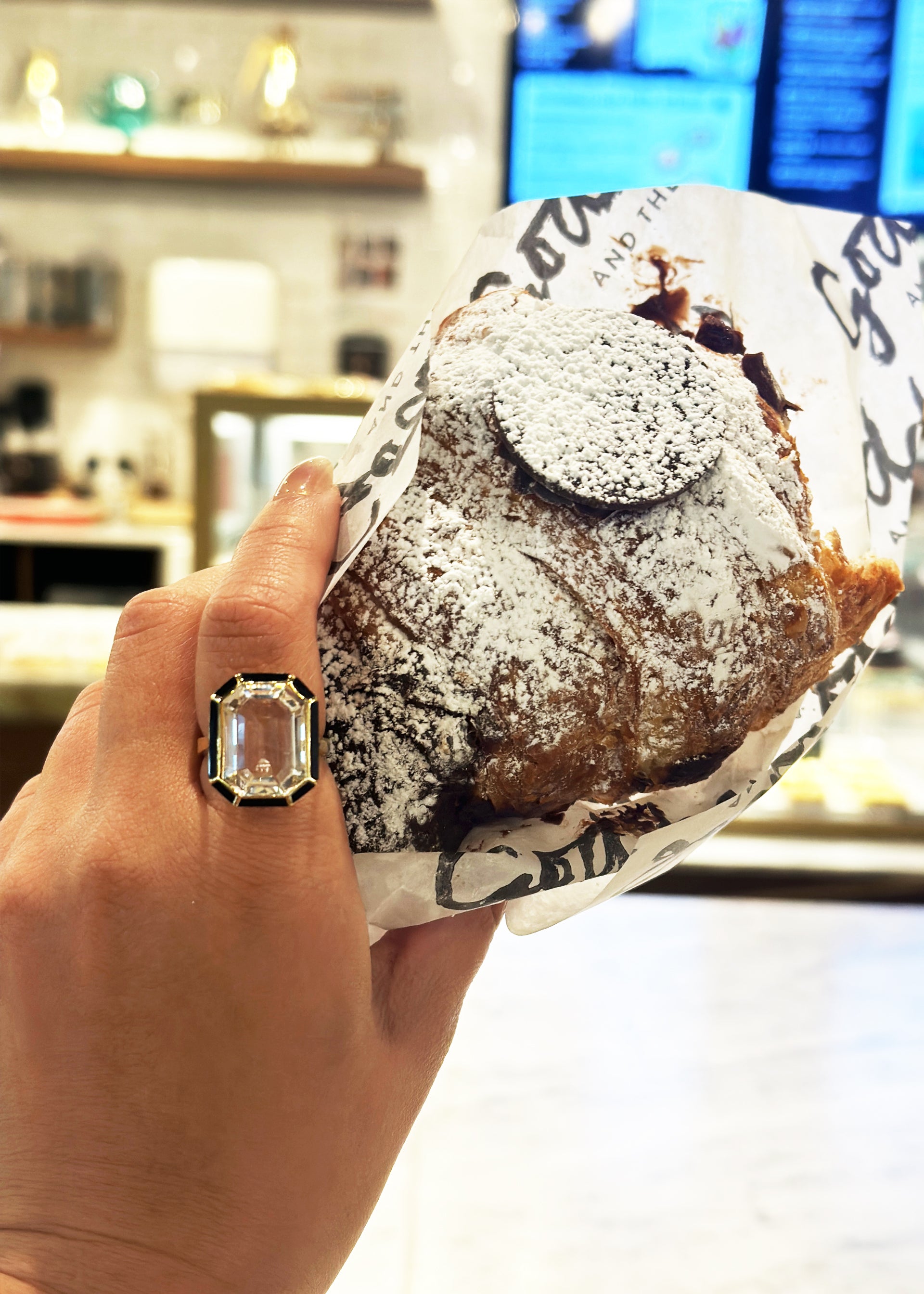 Yellow gold-Rock Crystal with Onyx