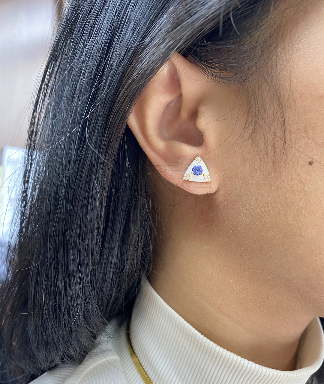 Yellow gold-Tanzanite with White Enamel