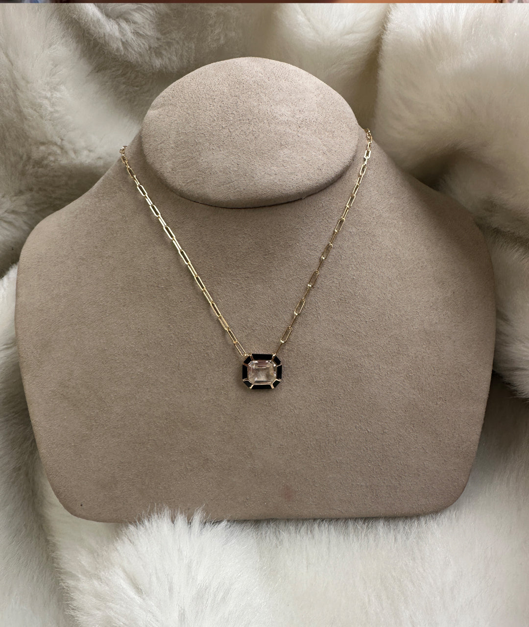 Yellow gold-Rock Crystal with Onyx