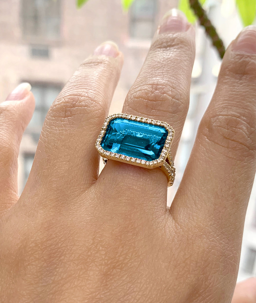 Yellow gold-London Blue Topaz