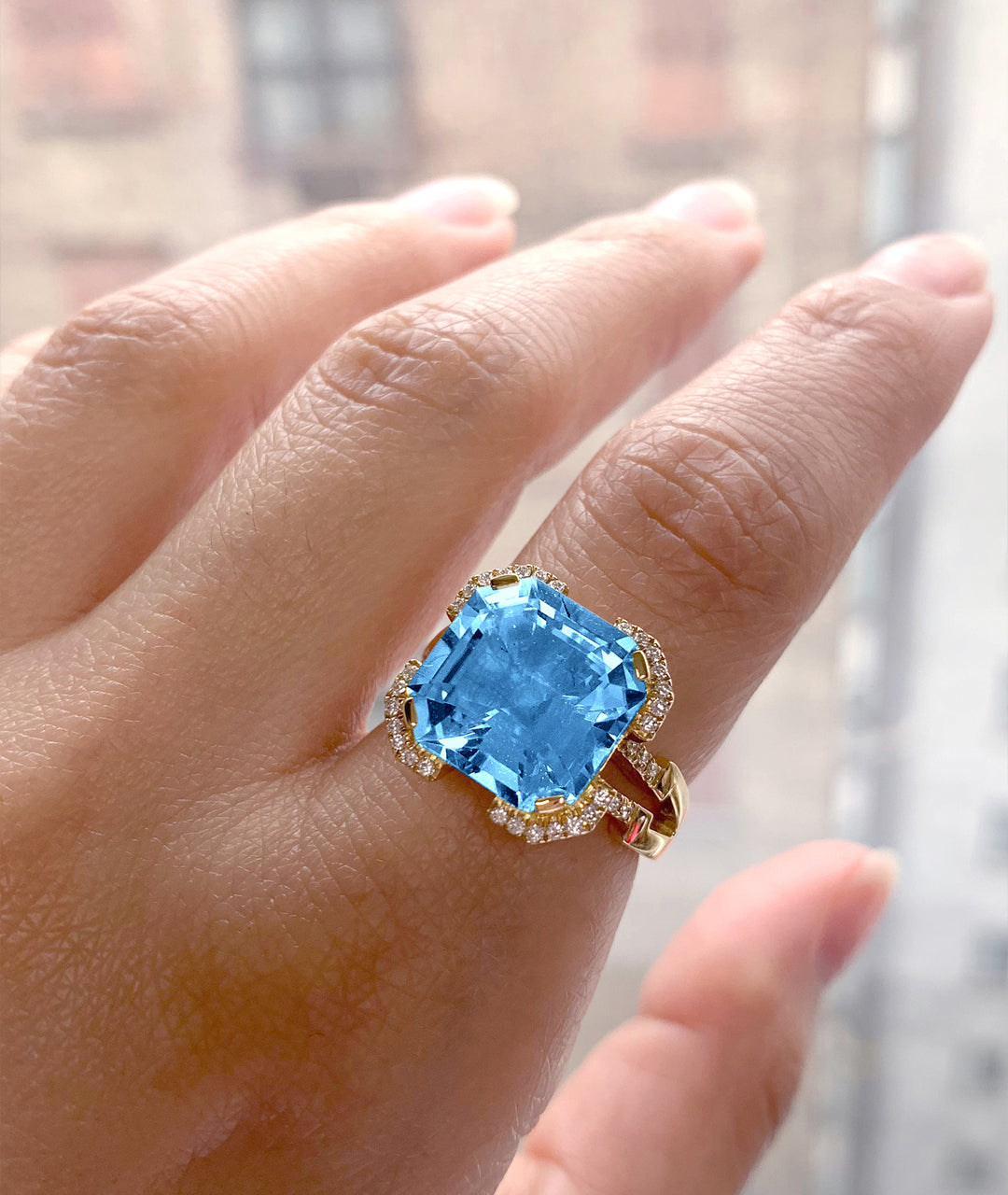 Yellow gold-Blue Topaz