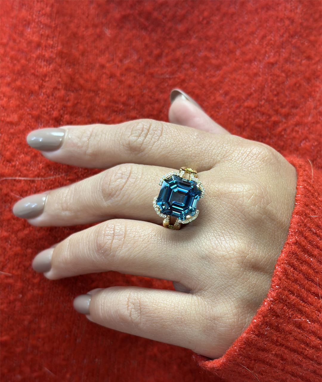 Yellow gold-London Blue Topaz