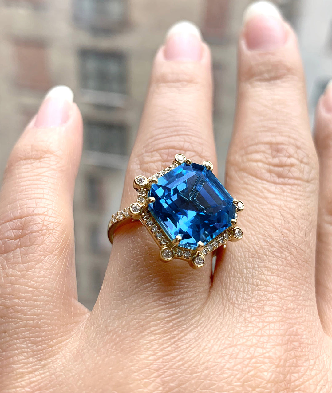 Yellow gold-London Blue Topaz
