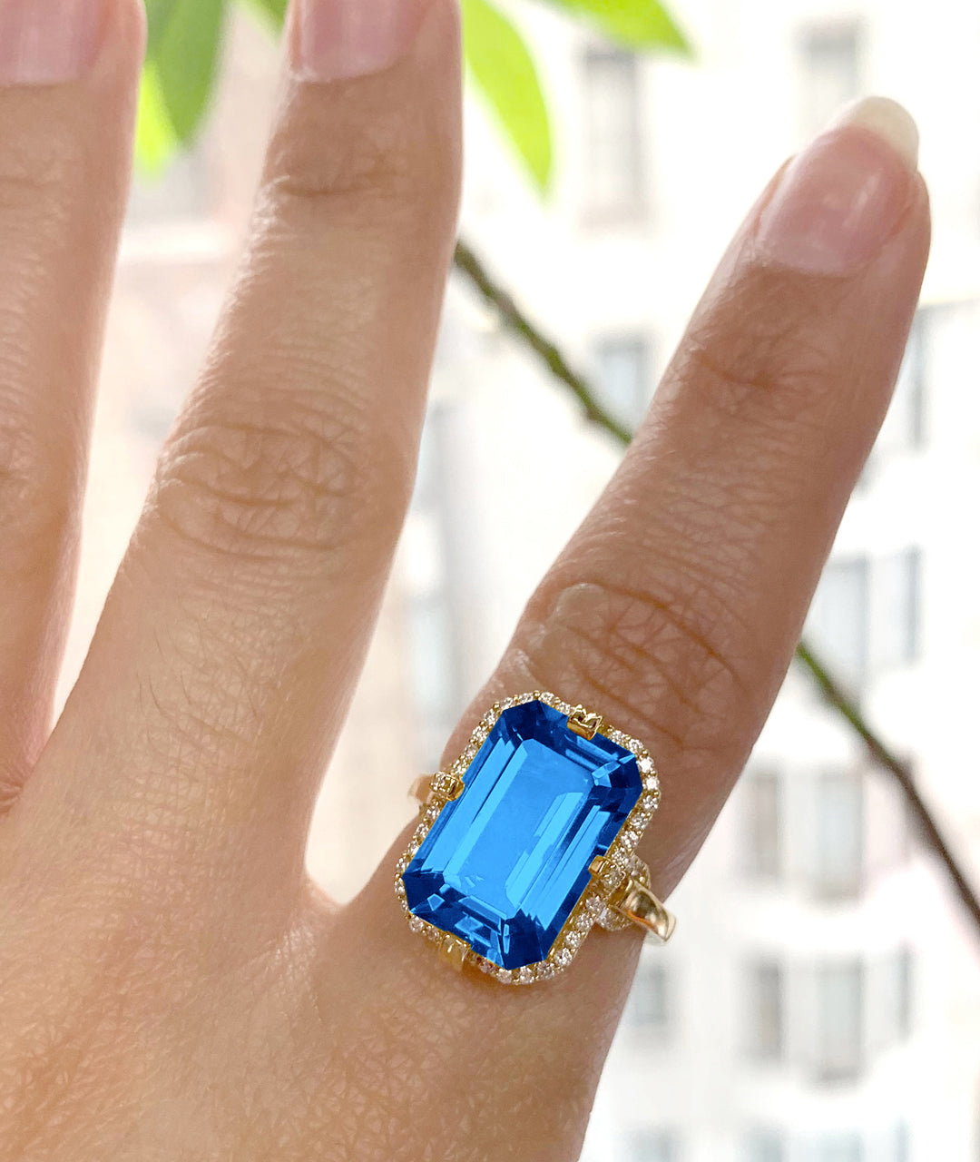 Yellow gold-London Blue Topaz