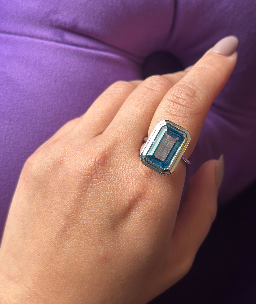 White gold-London Blue Topaz