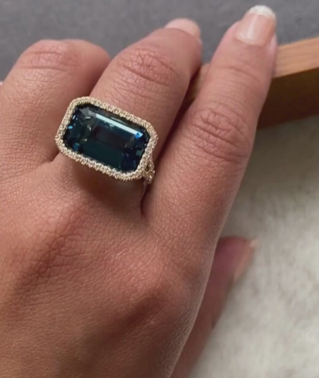 Yellow gold-London Blue Topaz