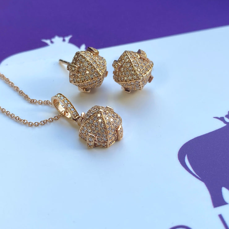 Diamond Earrings and Pendant Set in Yellow Gold